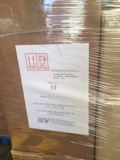 Caisse de matériel envoyée au Népal par HSF